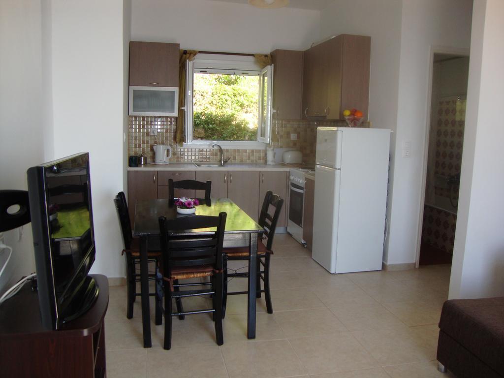 Fantasia Apartment Lákones Esterno foto